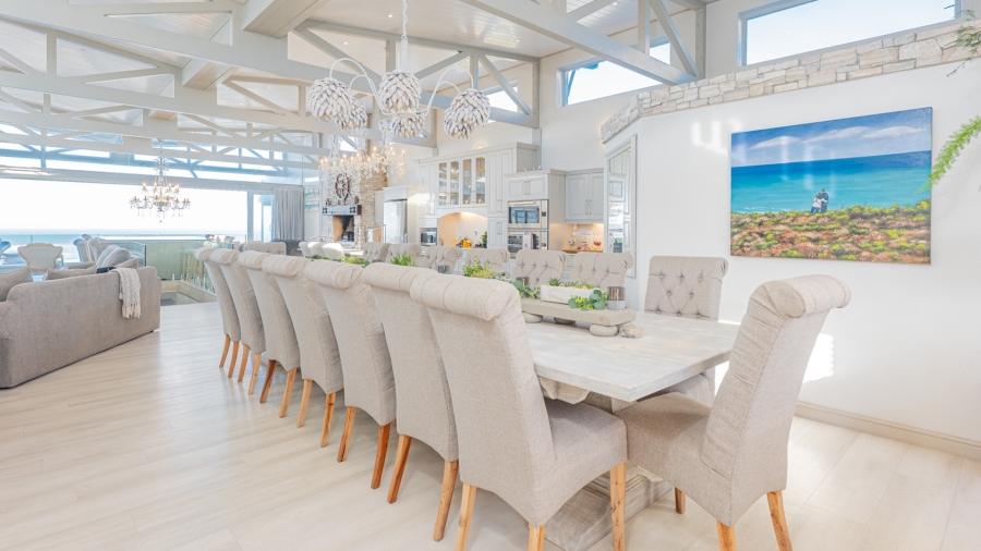 6 Bedroom Property for Sale in Struisbaai Western Cape